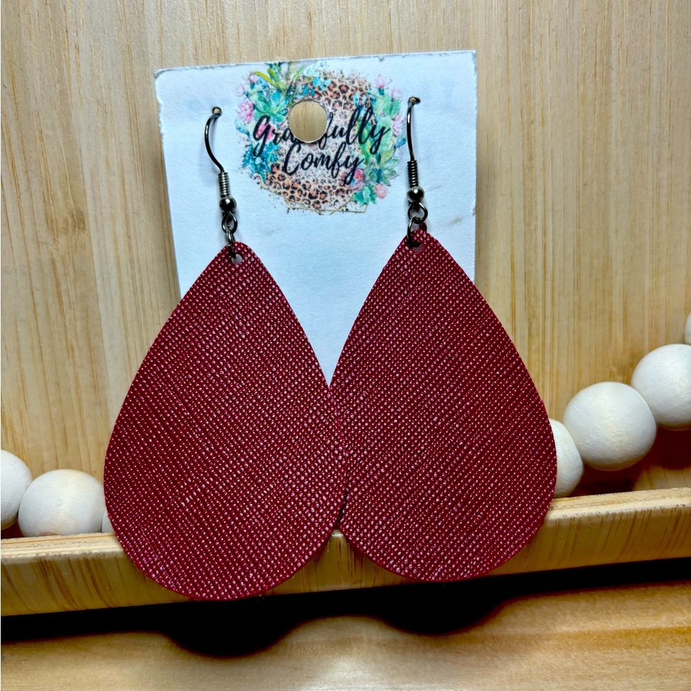 Faux leather earrings , super light weight perfect for spring !